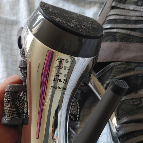 🍀2/40 Michael Antonio strappy sandal pumps - Picture 2 of 4